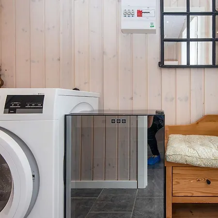 6 Person In Hemmet-by Traum * Hemmet